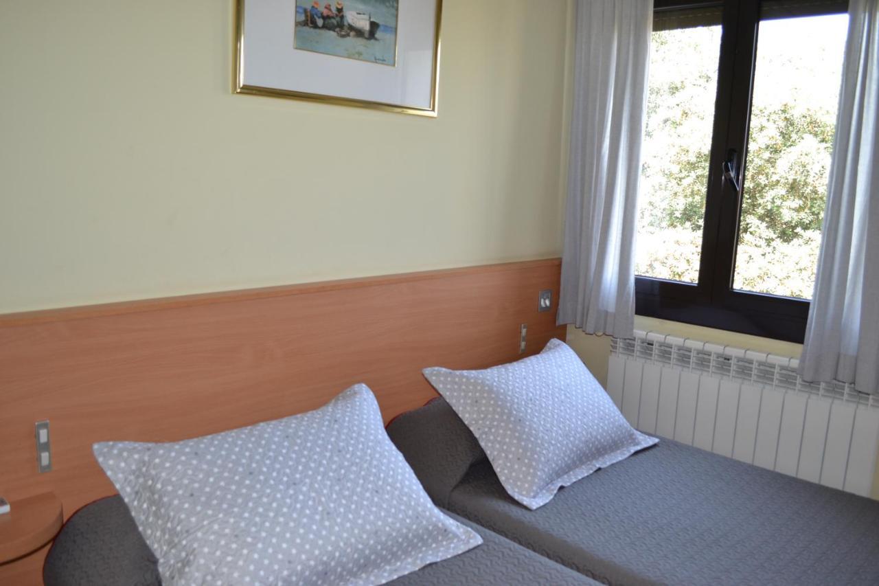 Hostal Bartis Figueres  Zewnętrze zdjęcie