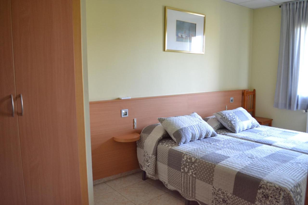 Hostal Bartis Figueres  Zewnętrze zdjęcie