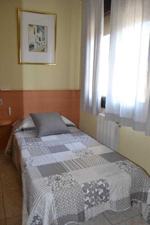 Hostal Bartis Figueres  Zewnętrze zdjęcie