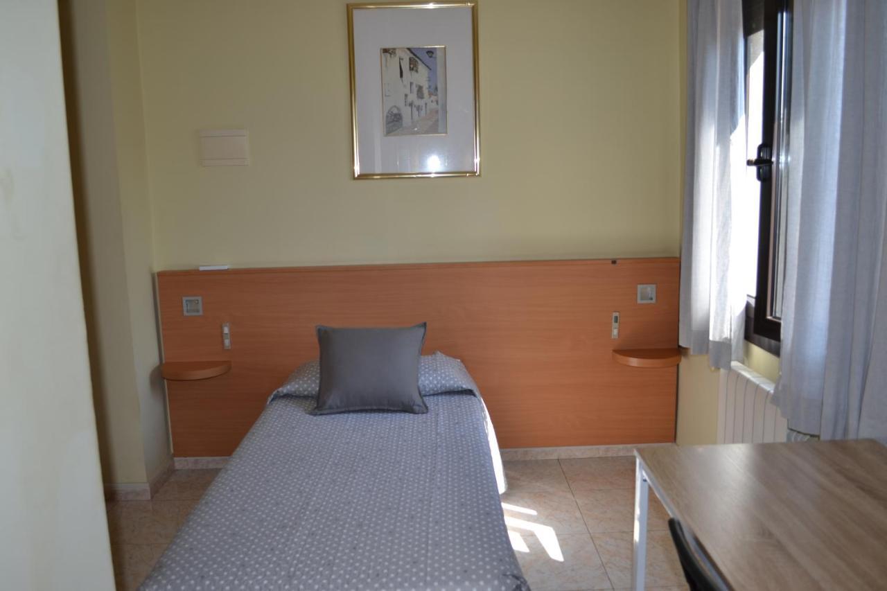 Hostal Bartis Figueres  Zewnętrze zdjęcie