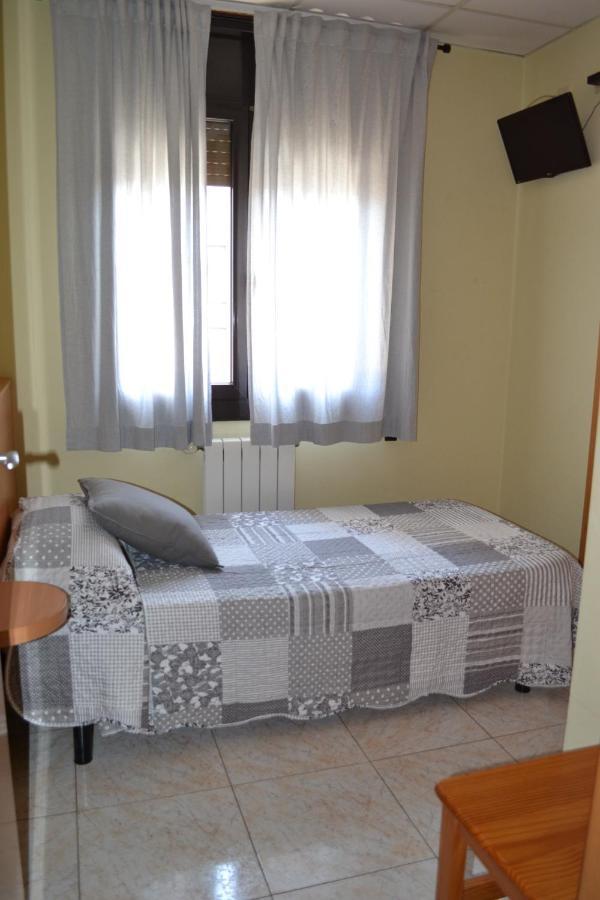 Hostal Bartis Figueres  Zewnętrze zdjęcie